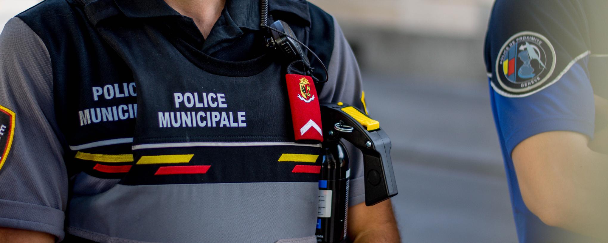 Agents de la police municipale et de la police cantonale