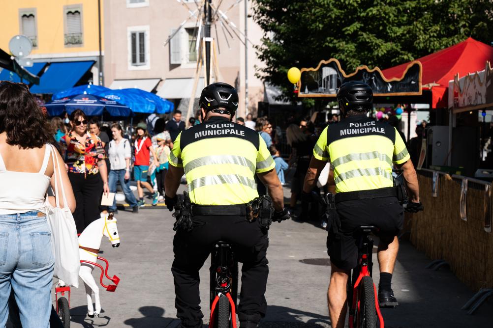 Patrouille de la Bike police dans le quartier des Grottes